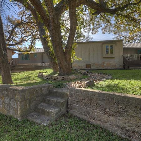 406 Lodge-A: Hot-Tub & 2 Blks To Main St Fredericksburg Exterior photo