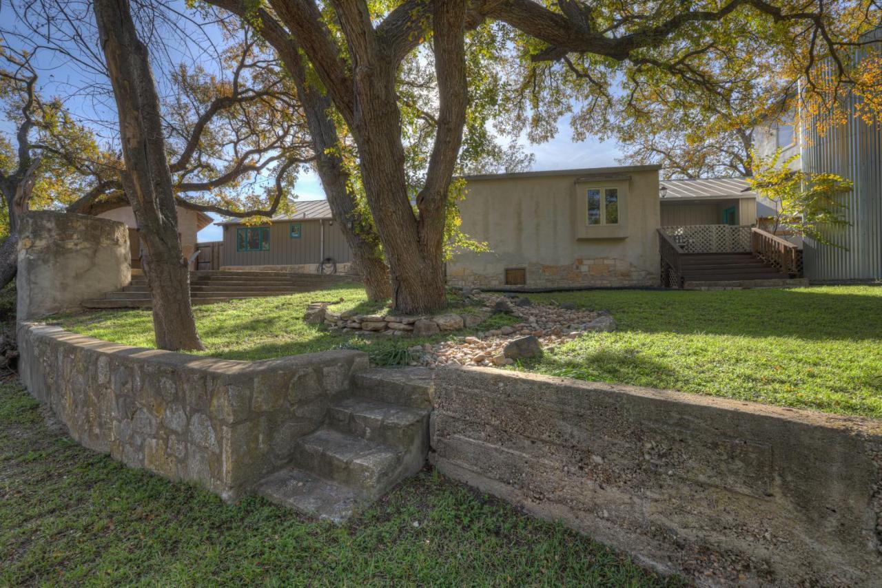 406 Lodge-A: Hot-Tub & 2 Blks To Main St Fredericksburg Exterior photo